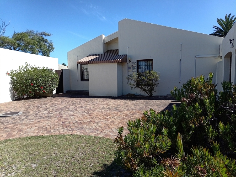 4 Bedroom Property for Sale in Edgemead Western Cape